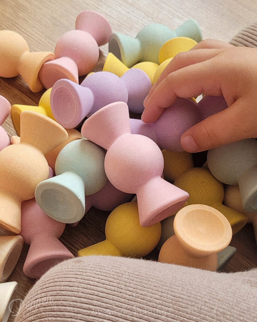 Chill Pepper Sweets – Houten Stapelspel "Peachy Pastels" (33 stuks)